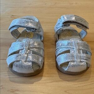See Kai Run Girls Kaisa Sandal Silver Metallic Sandals size 6 Fisherman Sandals